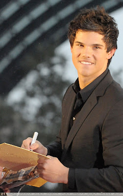 Fotos varias - Taylor Lautner (Jacob Black) - Página 2 TOKIO31