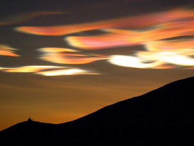 هذة صورنادرة للسحب حقيقيه بدون اي تعديل Nacreous1