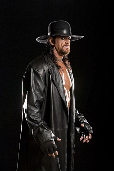 Undertaker ya inició su fisioterapia, ¿estará listo para Wrestlemania 27? Undertaker-wwe-04