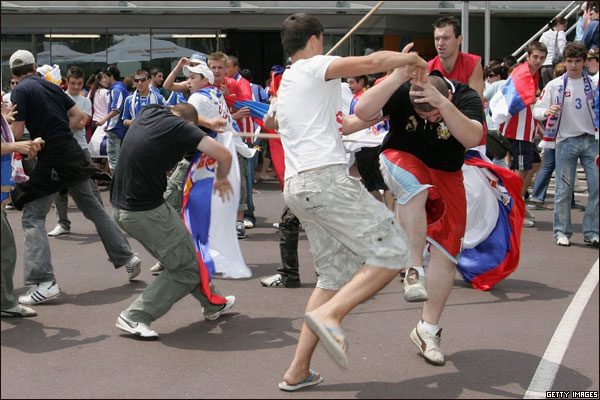 Topico de Paz Briga-de-Torcida