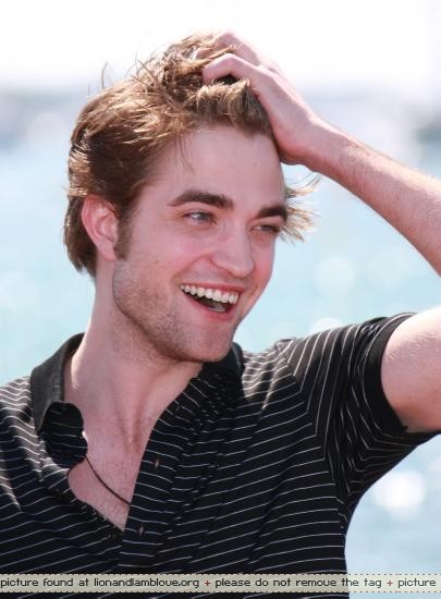 Vos acteurs/actrices préféré(e)s X) Robert%2BPattinson%2BCannes%2B19mai09%2B05