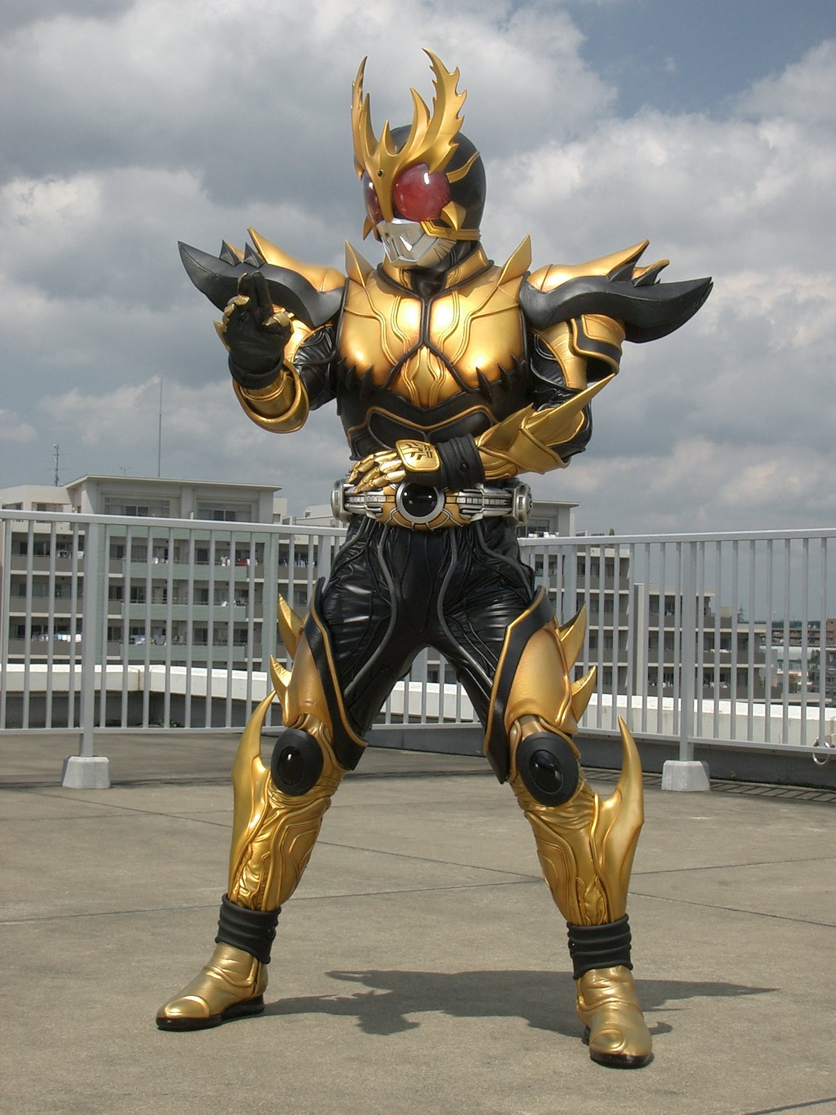 Seri Kamen Rider Kesukaanmu - Page 2 Kr%2Bdecade%2Bkr%2Bkuuga%2Brising%2Bultimate