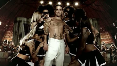Robbie Williams (Cantante) - Simbología Illuminati Vlcsnap-4672398