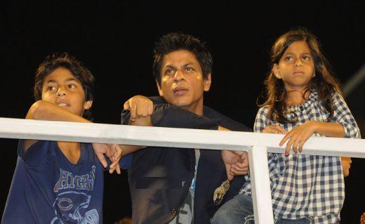 ஷாருக்கான் (Shahruk khan his Wife and Childrens) Sharuk%2Bkhan%2BFamily%2BPhotos%2B%252835%25291