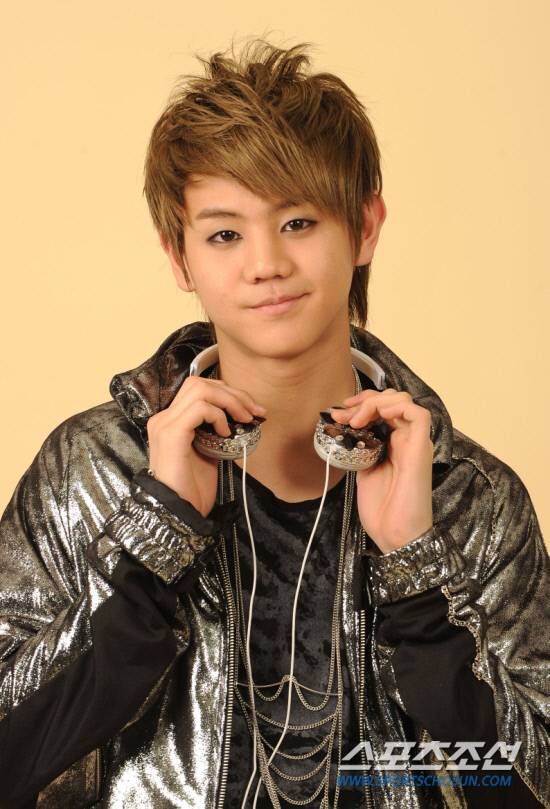 (L) Yo Seob (L) 20101209_yoseob1