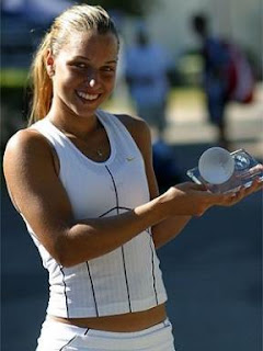 Dominika Cibulkova hot photo gallery Dominika_cibulkova_beautiful_smile_2