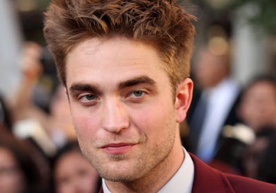 Cosmópolis (Eric Packer) 2012 1216_robert-pattinson-high-earning_485x340