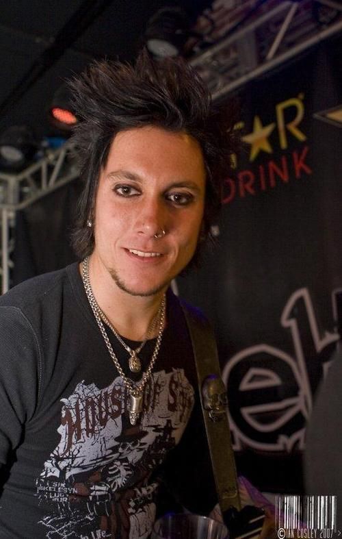 Profil Synyster Gates Synyster-gates--large-msg-123585595036%5B1%5D