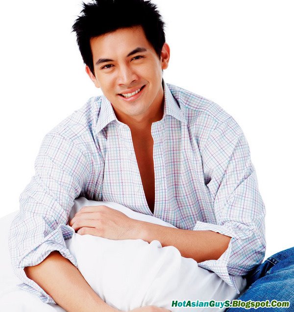 Ken - handsome Thai actor Ken-Theradeth-17