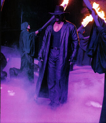 de que personaje de Videojuegos arias cosplay ??? Undertaker_smoky_entrance