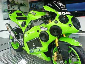 ça envoit sévère ZX10R_12Speakers