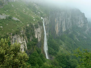 El Bosque de las Anjanas Cascadaason