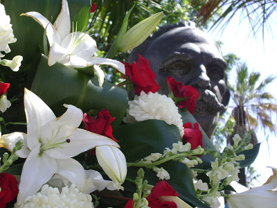 Miles Reunidos Junto al Busto de Jose Marti DSC01543