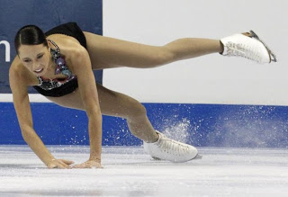 தோல்விகள் சில இதோ Figure-skating-fall-03