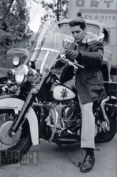 Les stars et les harleys - Page 2 Elvis-Cop