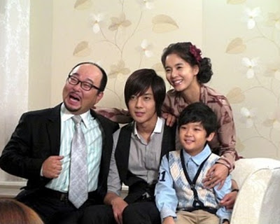 Baek Seung Jo Family Photos (playfull kiss) ^_^ X2_26117ff