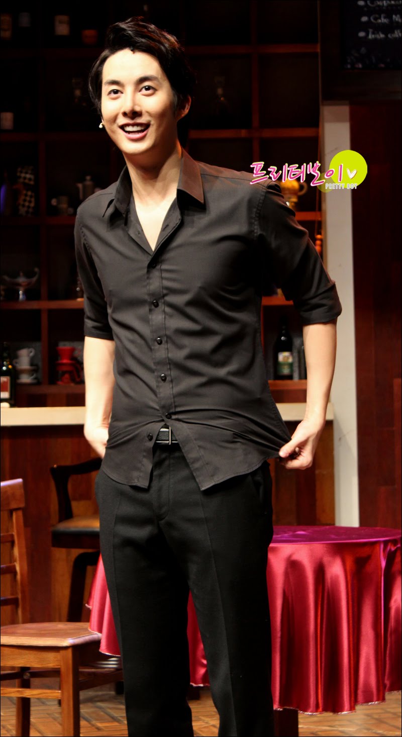 Kim Hyung Jun adios a cafe in 9