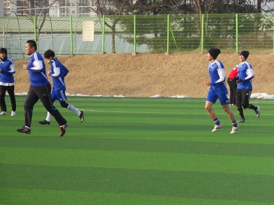 Kim Hyun Joong juega futbol de nuevo Football4