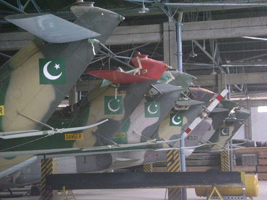 الإحتفال بيوم باكستان.. Pakistani%2BARmy%2BAviation%2Bcobras