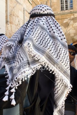 الملابس الفلسطينيه القديمه Keffiyeh