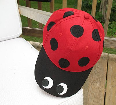 فكرة تحويل قبعة إلي شكل محبب للآطفال  Ladybughat1