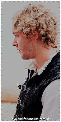 Toby Regbo 18994283_9h0iH