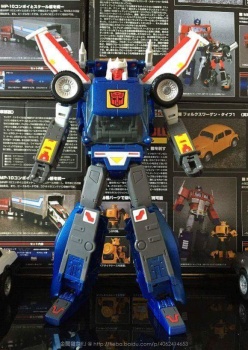 [Masterpiece] MP-25 Tracks/Le Sillage (bleu) ― MP-25L LoudPedal/Tapageur (noir) ― MP-26 Road Rage/Rageuse (rouge) - Page 3 47p4gpAv