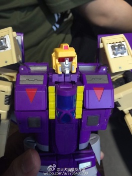 [DX9toys] Produit Tiers D-08 Gewalt - aka Blitzwing/Le Blitz 7F9EbHuj