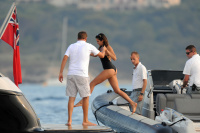 Nina Dobrev vacationing with friends in Saint-Tropez (July 21) FyWZzUbl