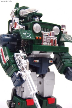 [Masterpiece Tiers] MAKETOYS MTRM-02Y GUNDOG aka HOUND - Sortie Octobre 2015 - Page 3 GsigjFPC