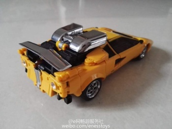 [Masterpiece Tiers] BADCUBE OTS-08 SUNSURGE aka SUNSTREAKER - Sortie Janvier 2016 - Page 4 HFkWJIg1