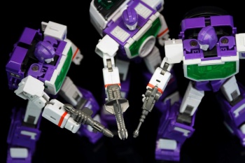 [Maketoys] Produit Tiers - Jouets MTRM-07 Visualizers - aka Reflector/Réflecteur HOPb05kh