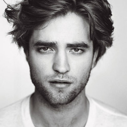 31 Enero - 18 Imágenes de Robert Pattinson que quitan el aliento!!! HPIvIJkA