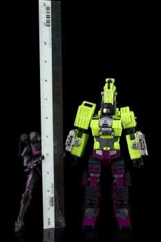 [Combiners Tiers] GENERATION-TOY GRAVITY BUILDER aka DEVASTATOR - Sortie 2015-2016 - Page 9 OHTeJQXB