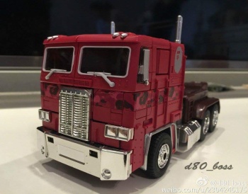 [Masterpiece Takara Tomy] MP-10R BATHING APE RED CAMO OPTIMUS PRIME - Sortie Novembre 2015 OiZYys4g