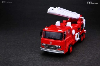 [Maketoys] Produit Tiers - MTRM-03 Hellfire (aka Inferno) et MTRM-05 Wrestle (aka Grapple/Grappin) - Page 4 PEQTJtru