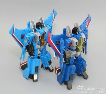 [Masterpiece Takara Tomy] MP-11T THUNDERCRACKER - Sortie Décembre 2015 - Page 2 Pf6kpeSC