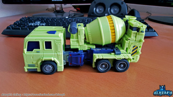 [Toyworld] Produit Tiers - Jouet TW-C Constructor aka Devastator/Dévastateur (Version vert G1 et jaune G2) - Page 6 Q7d93UzY