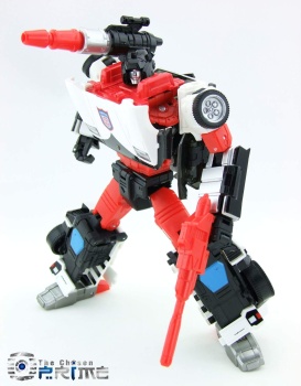 [Masterpiece] MP-12 Sideswipe/Frérot (rouge) ― MP-12G Sideswipe/Frérot G2 (noir) ― MP-12T Tigertrack/Tigrevoie (jaune) + MP-14C Clampdown/Châtimo (blanc) - Page 6 Q8sZOcbJ