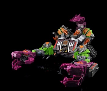 [Masterpiece Tiers] MAKETOYS MCB-03 PANDINUS aka SCORPONOK - Sortie Avril 2016 RkVjd4bU