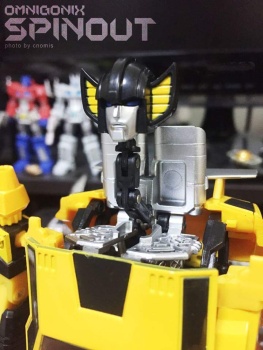 [Masterpiece Tiers] OMNIGONIX V-01 SPINOUT aka SUNSTREAKER - Sortie Début 2016 - Page 3 WxNmfskh