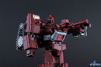 [Masterpiece Tiers] BADCUBE OTS-04 WARDOG aka WARPATH - Sortie Mai 2015 - Page 3 B66HxHU2