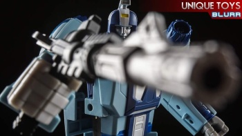 [Masterpiece Tiers] UNIQUE TOYS Y-02 BUZZING aka BLURR - Sortie Janvier 2016 - Page 2 BWkGH4WI