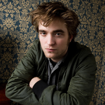 20 Julio - Nuevos/Antiguos Retratos de Rob durante la rueda de prensa de REMEMBER ME ahora en HQ!!! (2010) DwhGbmPq