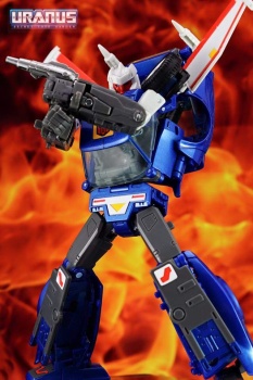 [Masterpiece Takara Tomy] MP-25 TRACKS - Sortie Novembre 2015 - Page 4 FNYOZH0q