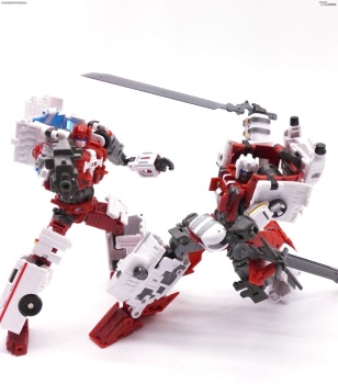 [MakeToys] Produit Tiers - Gamme MT - Basé sur les BD TF d'IDW - Page 11 Fw1rMlMK