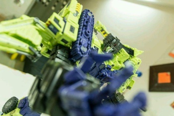 [Combiners Tiers] TOYWORLD TW-C CONSTRUCTOR aka DEVASTATOR - Sortie 2016 - Page 16 IU87dBhr