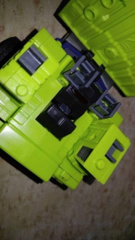 [Combiners Tiers] TOYWORLD TW-C CONSTRUCTOR aka DEVASTATOR - Sortie 2016 - Page 15 JlKoeGbr