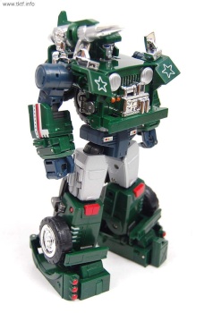 [Masterpiece Tiers] MAKETOYS MTRM-02Y GUNDOG aka HOUND - Sortie Octobre 2015 - Page 3 M0QpmSC6