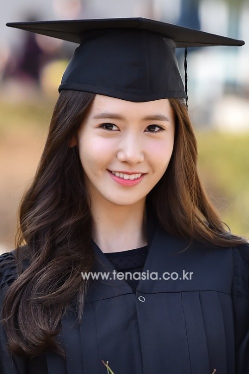 [PIC][24-02-2015]YoonA tham dự Lễ Tốt Nghiệp của Trường Đại học Dongguk và Hội thảo về Lễ Tốt Nghiệp vào sáng nay Tumblr_nk9iy4OchE1sewbc1o1_500